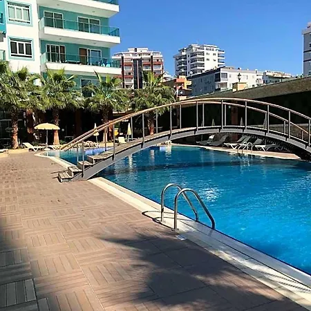 1+1 в районе махмутлар 4* 알란야