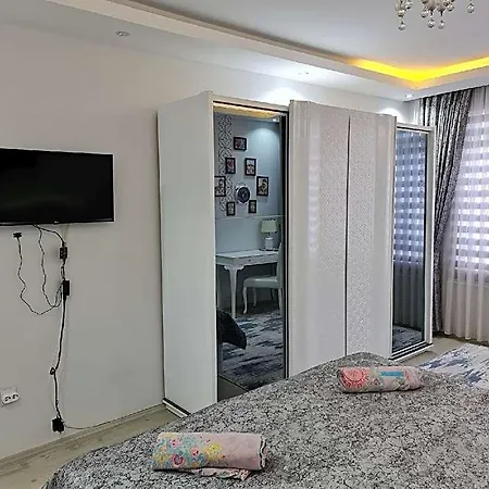 1+1 в районе махмутлар 호텔 4*